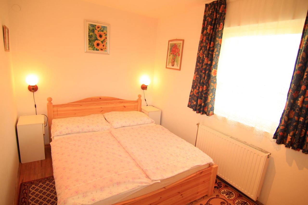 Margareta Apartmanhaz Balatonboglár Exterior foto