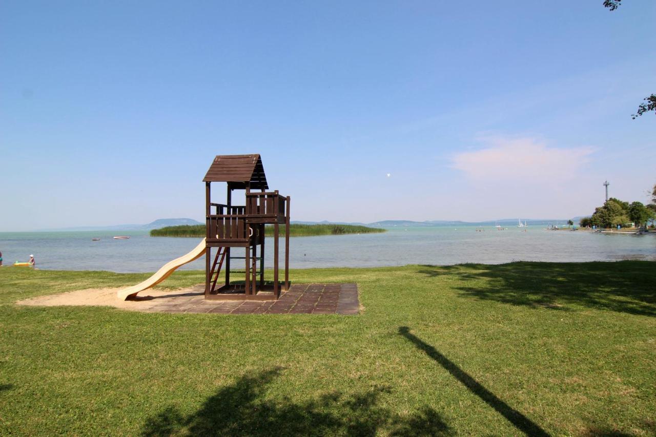 Margareta Apartmanhaz Balatonboglár Exterior foto