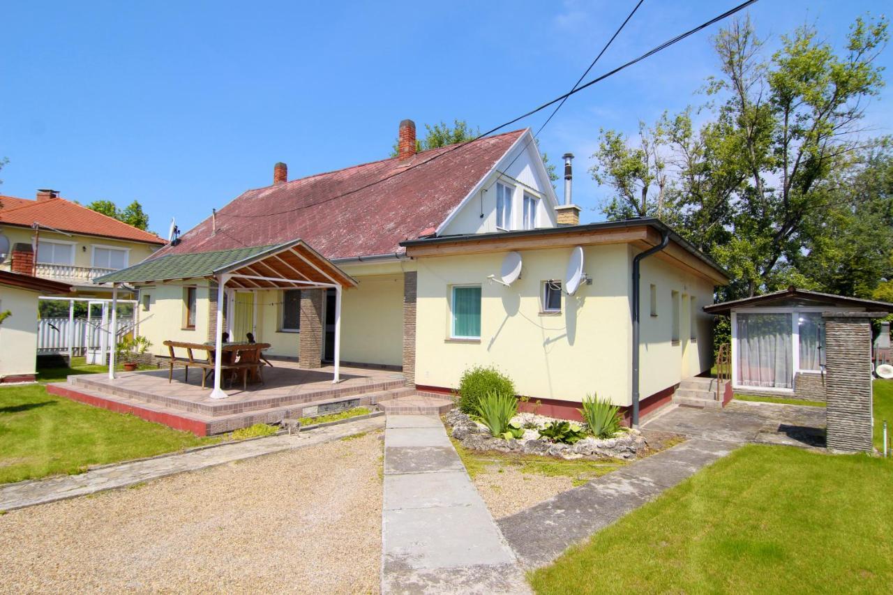Margareta Apartmanhaz Balatonboglár Exterior foto
