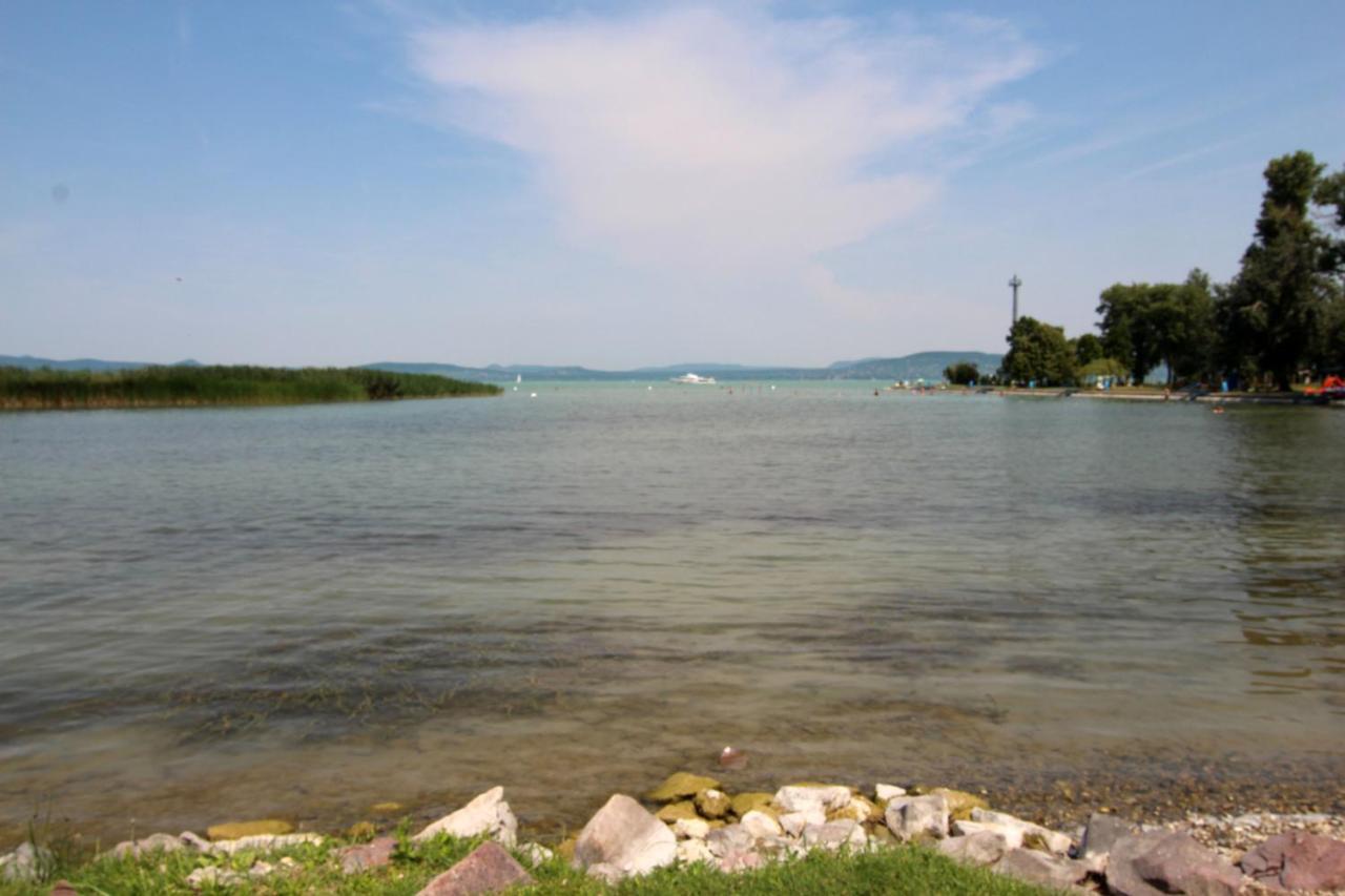 Margareta Apartmanhaz Balatonboglár Exterior foto